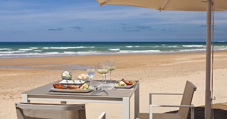 Table on the terrace at Duna Beach Restaurant