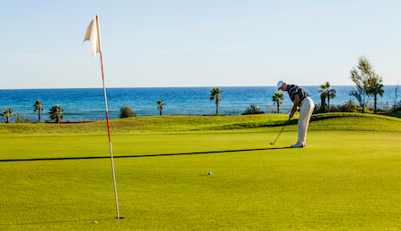 Green with sea view on Terramar Golf
