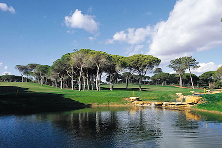Water hazard on Vila Sol Golf Course