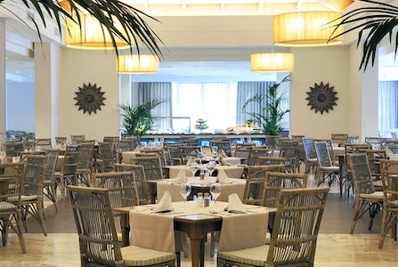 Buffet Restaurant at Vincci Costa Golf