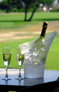 Cava on the Platja de Pals terrace