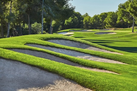 Watch out for the bunkers on the 16th hole on the Infinitum Hills Course