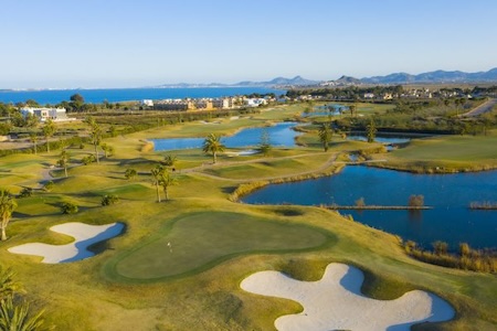 Large bunkers on La Serena Golf