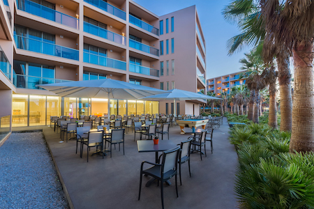 Driving range bar at Nau Salgados Palm Village - All Inclusive