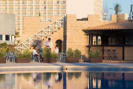 Pool bar at Vila Gale Ampalius Hotel