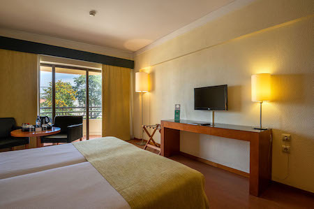 Standard twin room at Vila Gale Cerro Alagoa