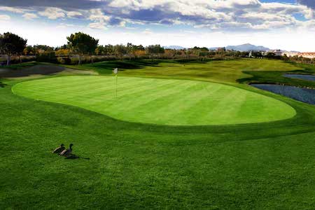 Tranquil spot on Alicante Golf