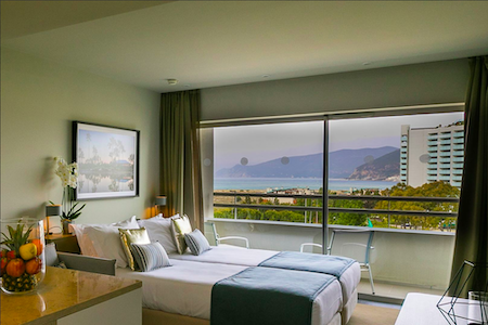 Studio apartment with Sea View at Aqualuz Suite Hotel