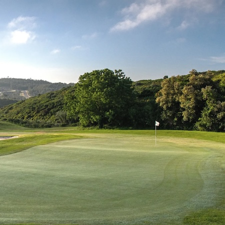 Large golf green at Belas Golf Club