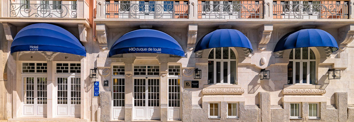 Entrance to H10 Duque de Loulé in central Lisbon