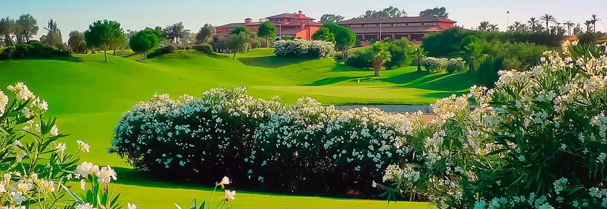Hato Verde Golf Club with the clubhouse in the background