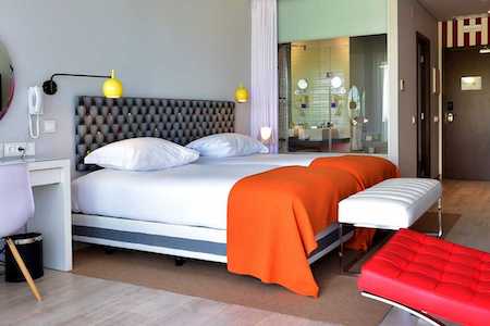 Deluxe room with pool view