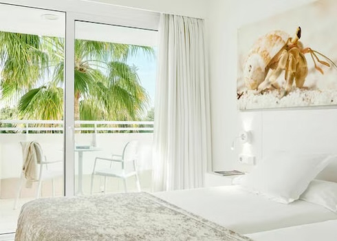 Standard double room at Iberostar Cristina