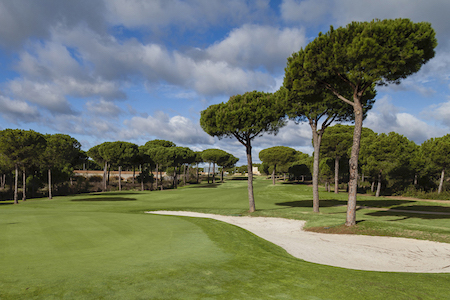 Par 3 12th hole at La Monacilla Golf