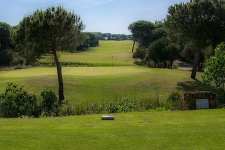 Short par 3 on Nuevo Portil Golf