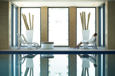 Indoor dynamic pool at the Banyan Tree Spa