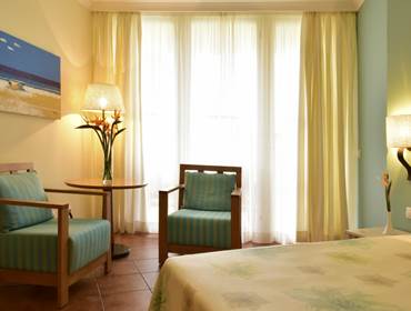 Deluxe sea view room at Pestana Viking Hotel