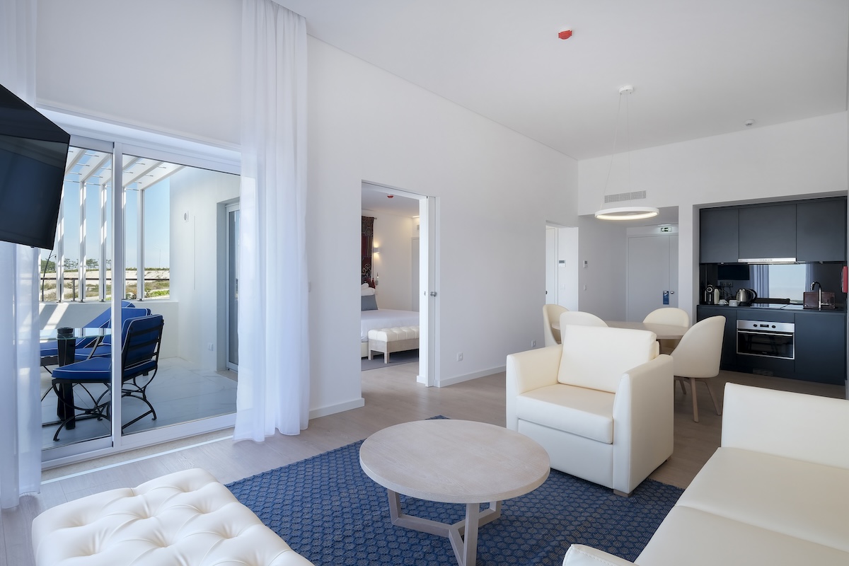 Living area in 2 bedroom (T2) Apartment